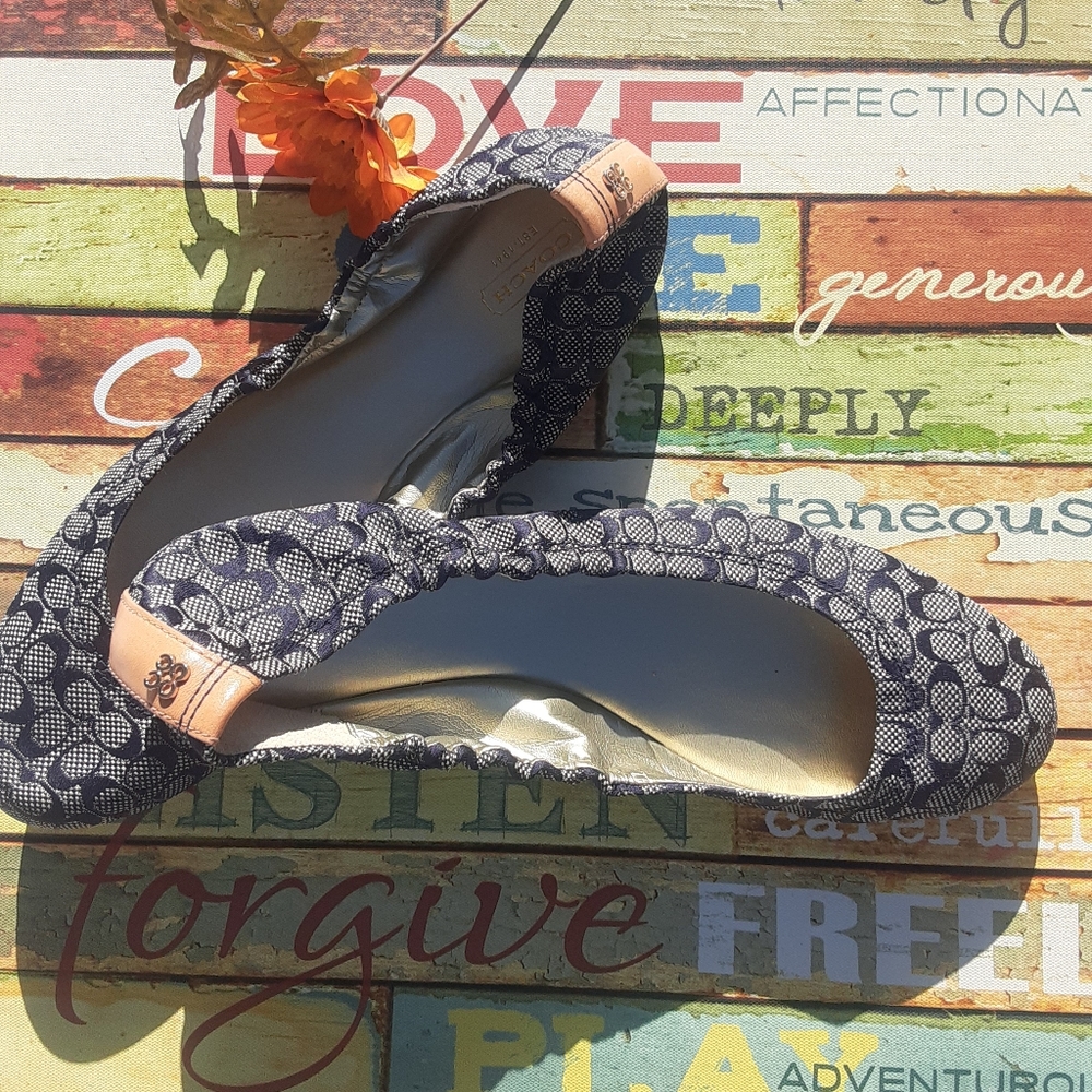 Brand New; Ladies Canvsas Flat shoes